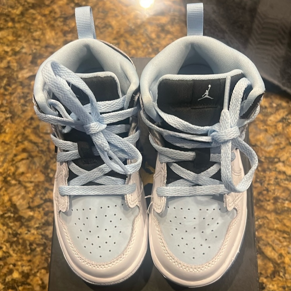 Used Jordan 1 Mid